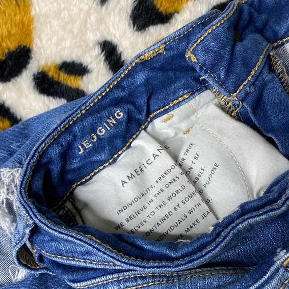 American Eagle Outfitters Distressed - Picture 5 of 7